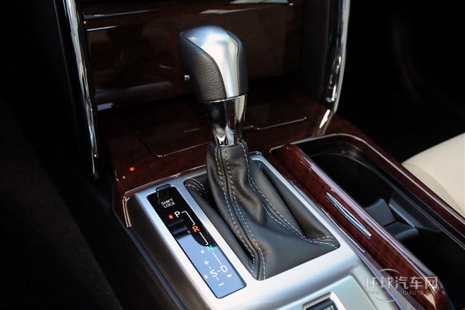 2013款 2.5V 尊銳導(dǎo)航版