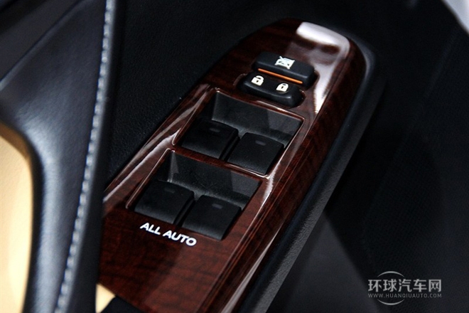 2013款 3.0V 尊銳導(dǎo)航版