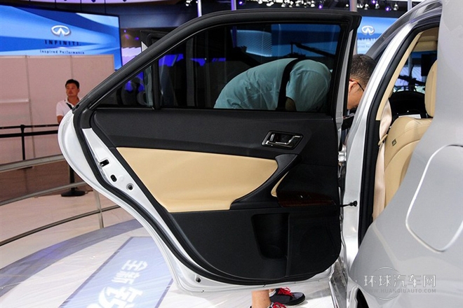 2013款 3.0V 尊銳導(dǎo)航版