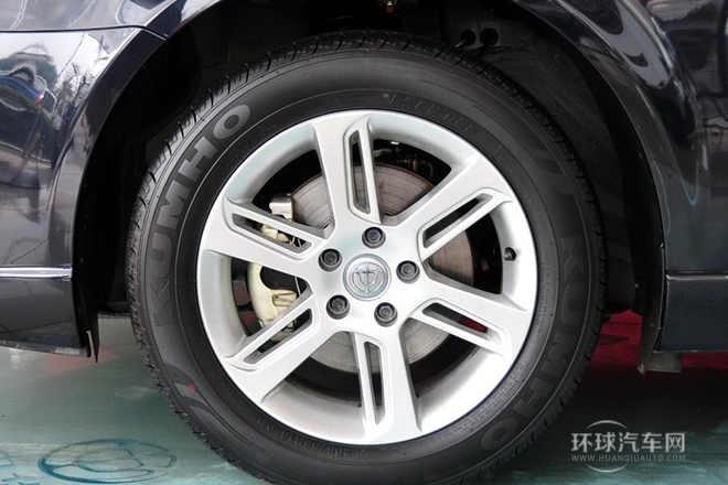 2011款 1.8T 自動尊貴型