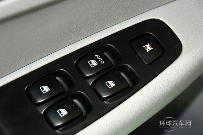 2011款 1.8T 自動尊貴型