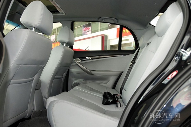 2011款 1.8T 自動尊貴型