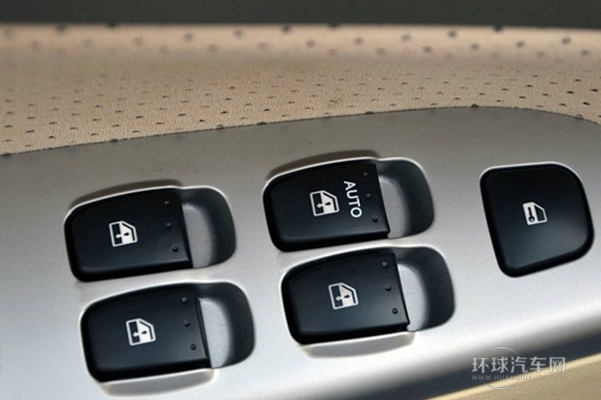 2010款 1.5L 自動(dòng)豪華型