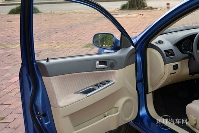 2010款 1.5L 自動豪華型