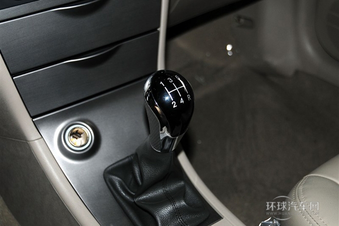 2012款 節(jié)能版 1.5L 手動(dòng)尊貴型