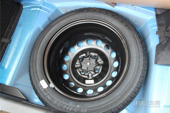 2011款 1.0L 手動標準型