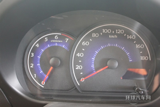 2013款 1.0L 手動進取型