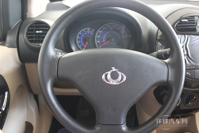 2013款 1.0L 手動(dòng)進(jìn)取型