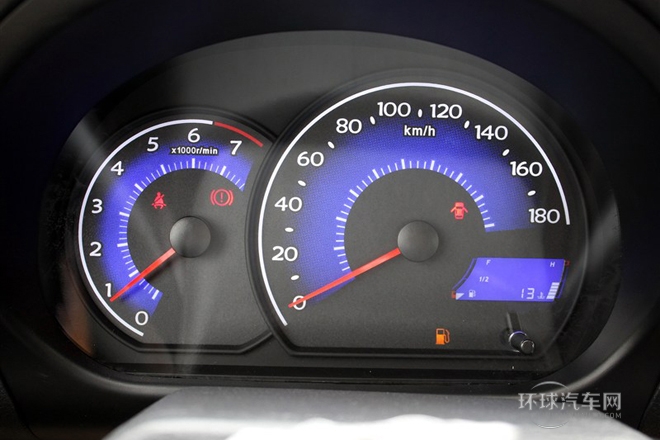 2014款 CROSS 1.3L 手動(dòng)進(jìn)取型