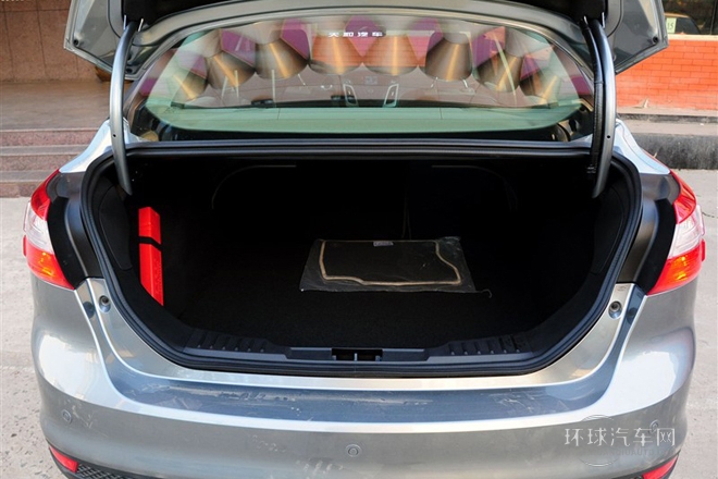 2012款 三廂 1.6L AT風(fēng)尚型