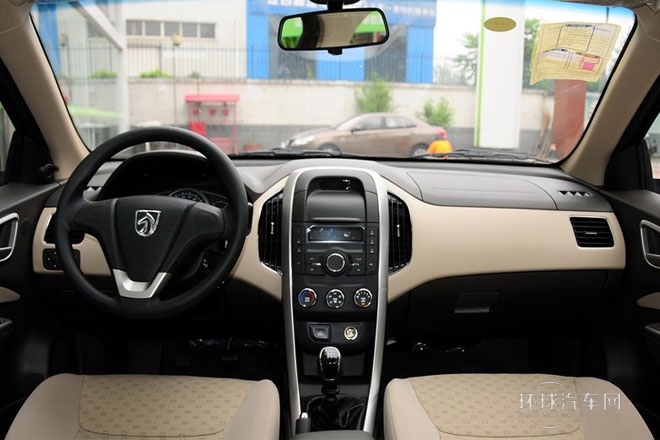 2014款1.5L手動   標準型