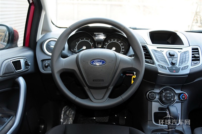 2013款 兩廂 1.5L 自動時尚型