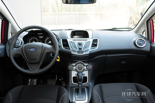 2013款 兩廂 1.5L 自動時尚型