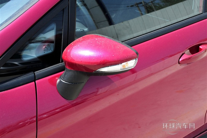 2013款 兩廂 1.5L 自動時尚型