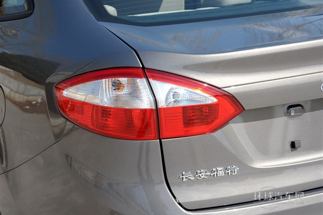 2013款 三廂 1.5L 自動品尚型