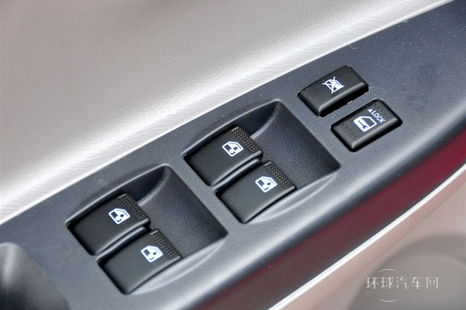 2012款 三廂 1.5L 手動豪華型