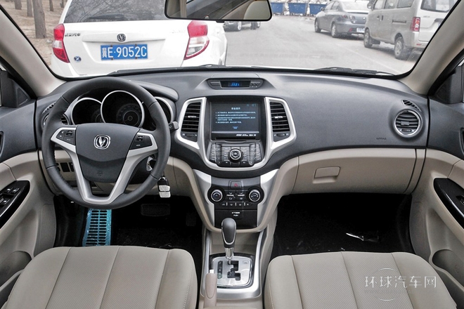 2012款 三廂 1.5L 手動(dòng)舒適型