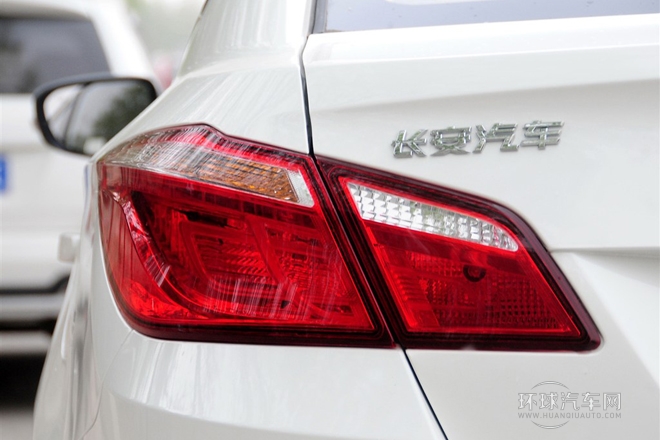 2012款 三廂 1.5L 手動舒適型