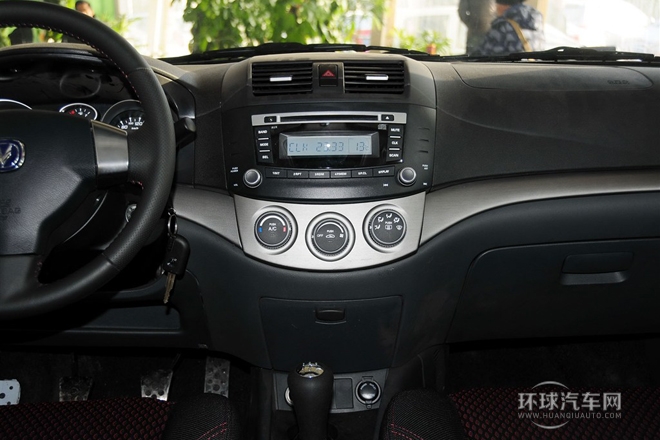 2012款 三廂 1.5L 手動運(yùn)動型