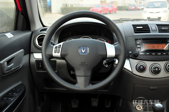 2012款 三廂 1.5L 手動(dòng)尊貴型