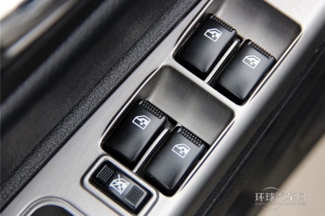 2012款 1.3L 手動(dòng)時(shí)尚型II