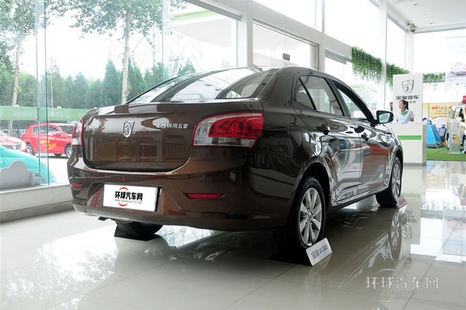 2014款1.5L自動(dòng)   舒適型