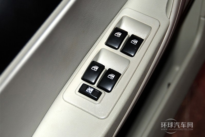 2014款 1.3L 尊貴型