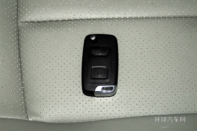 2014款 1.3L 尊貴型