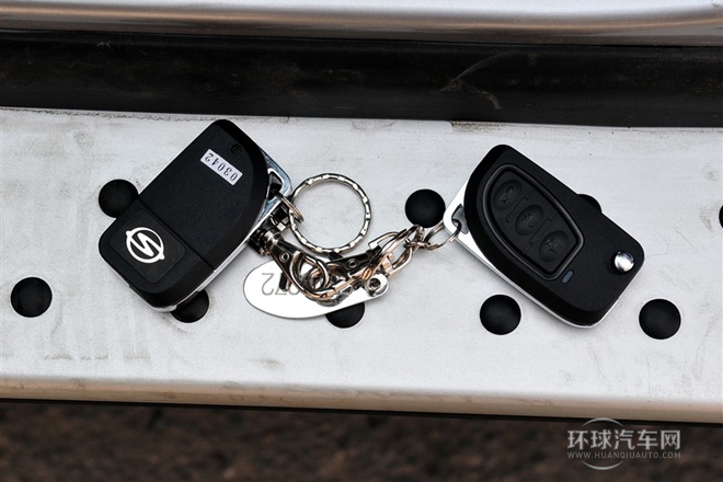 2011款 2.0L 手動兩驅豪華型