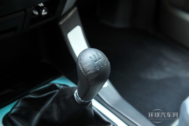 2011款 2.0L 手動兩驅豪華型