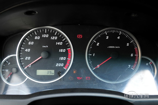 2011款 2.0L 手動(dòng)兩驅(qū)豪華型