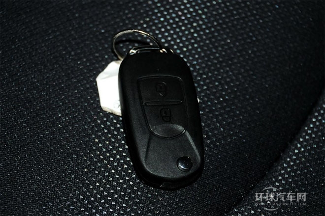 2012款 改款 1.2L 手動(dòng)運(yùn)動(dòng)版時(shí)尚型