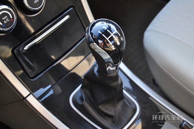 2012款 1.3L 標(biāo)準(zhǔn)型