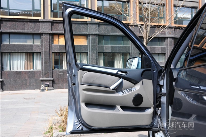 2011款 2.0L 手動兩驅超豪華型