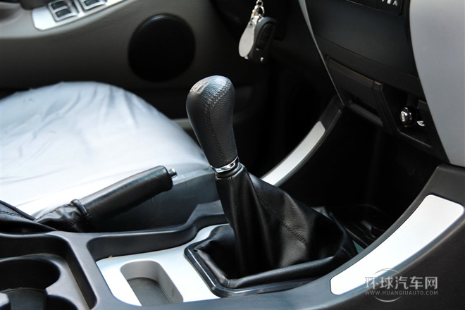 2011款 2.0L 手動兩驅(qū)超豪華型