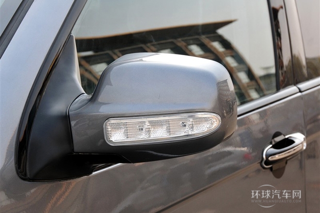 2011款 2.0L 手動兩驅(qū)超豪華型