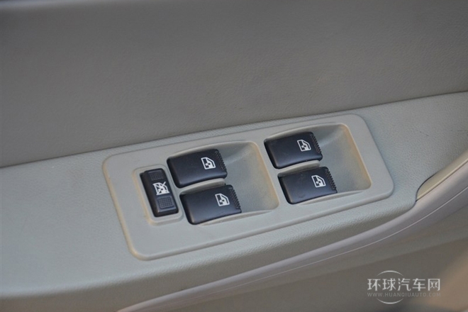 2012款 1.3L 基本型