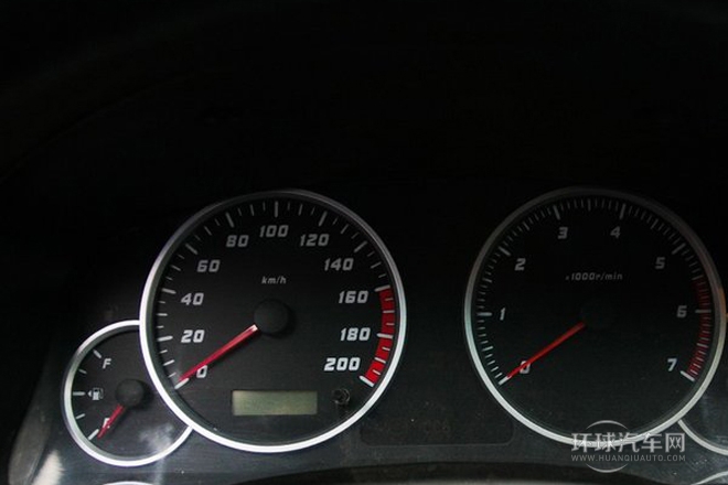 2011款 2.0L 自動兩驅超豪華型