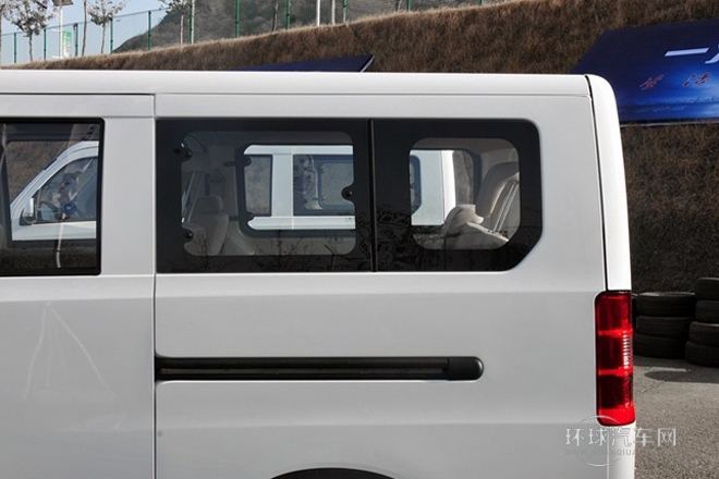 2014款 1.5L加長商務豪華型