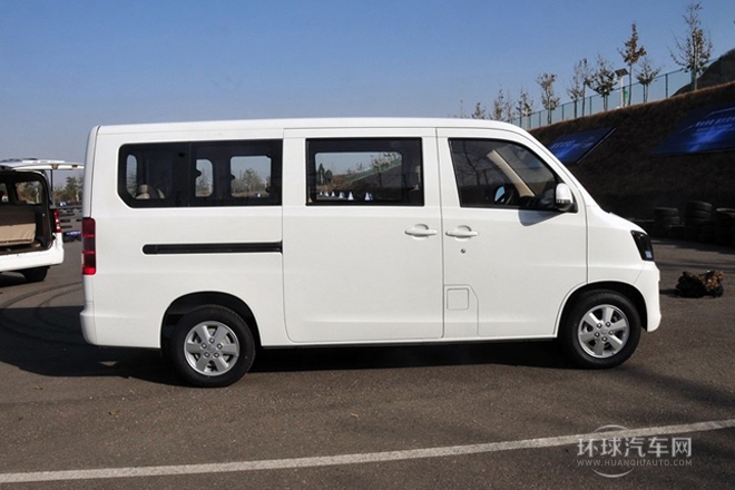 2014款 1.5L加長商務(wù)豪華型