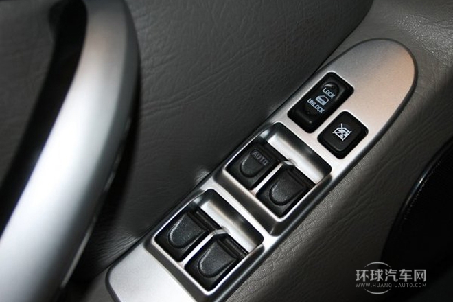 2011款 2.4L 手動四驅豪華型