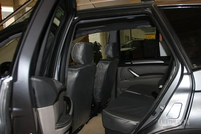 2011款 2.4L 手動四驅豪華型