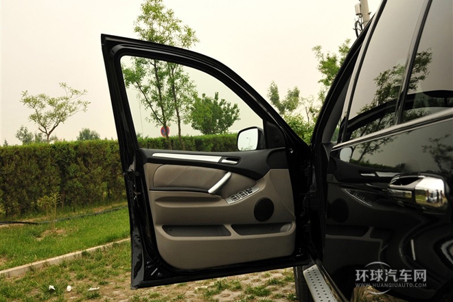 2011款 2.4L 手動四驅超豪華型