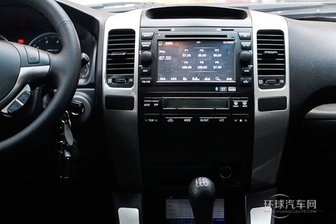 2011款 2.4L 手動(dòng)四驅(qū)超豪華型