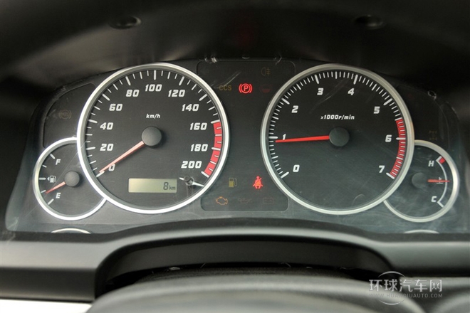 2011款 2.4L 手動四驅超豪華型