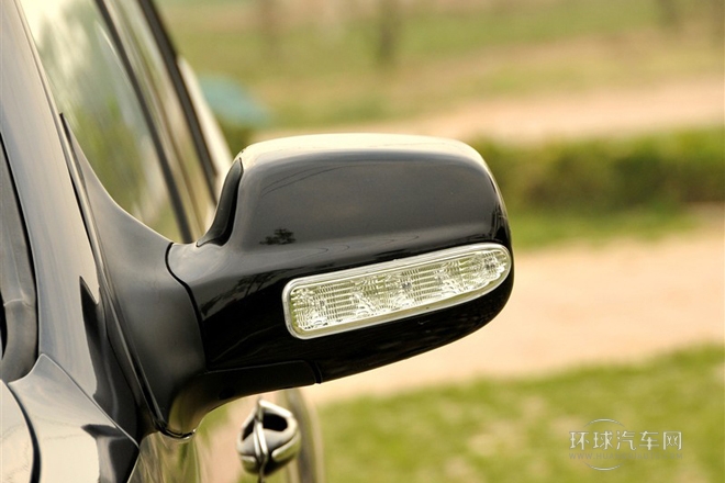 2011款 2.4L 手動四驅超豪華型