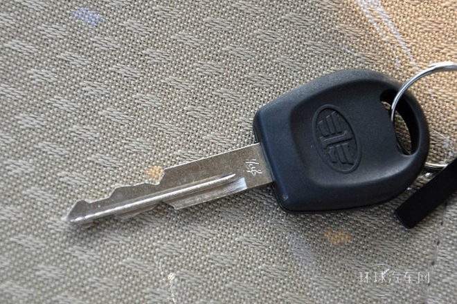 2011款 超值版 1.5L 手動(dòng)5座