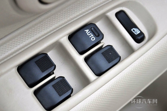 2011款 超值版 1.5L 手動7座