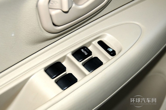 2011款 超值版 1.3L 手動5座