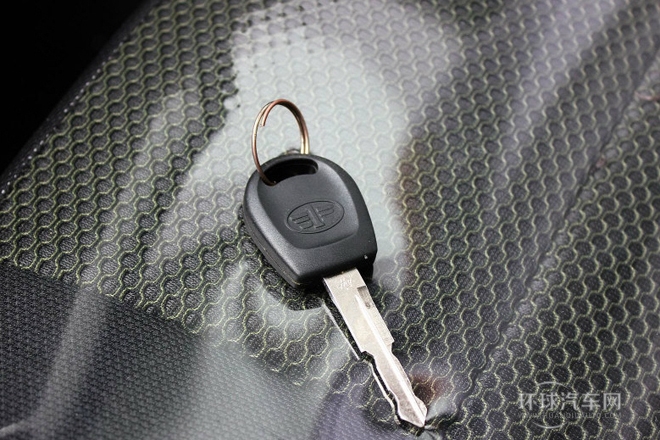 2013款 1.5L 自動5座時尚豪華型